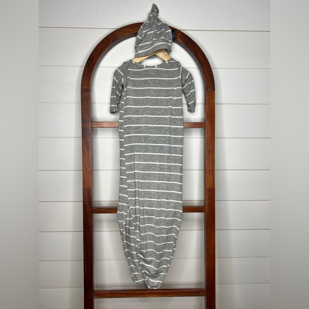 Cozys limited edition: Newborn gown and hat, Gray and White Striped, 0-3mo